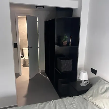 Modern House Center Apartment *